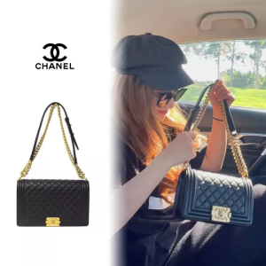 (Chanel) Boy Caviar Skin Shoulder BAG